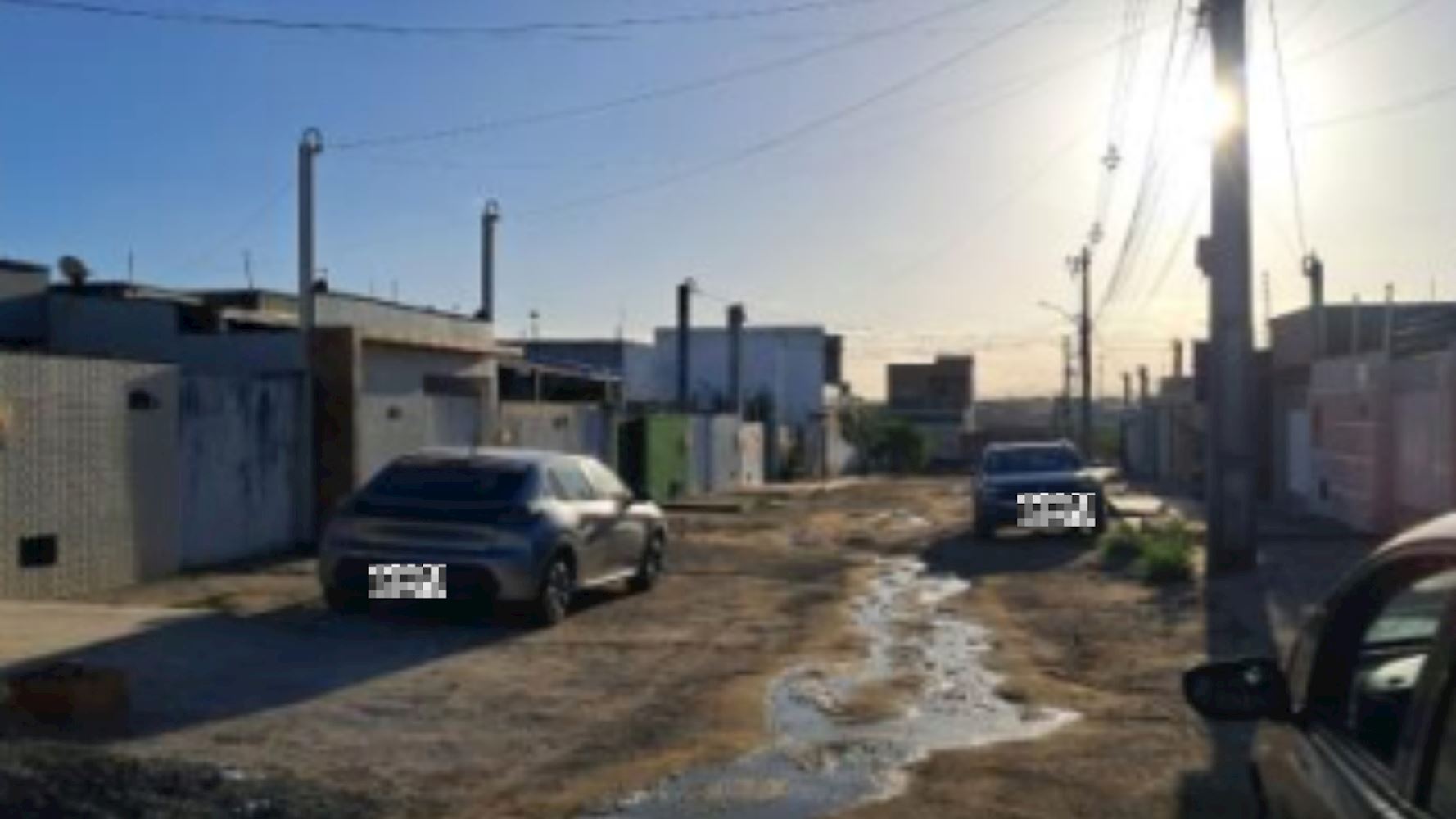 Casa em Mangabeira - Feira de Santana/BA, localizado em Feira De Santana - BA, bairro Mangabeira