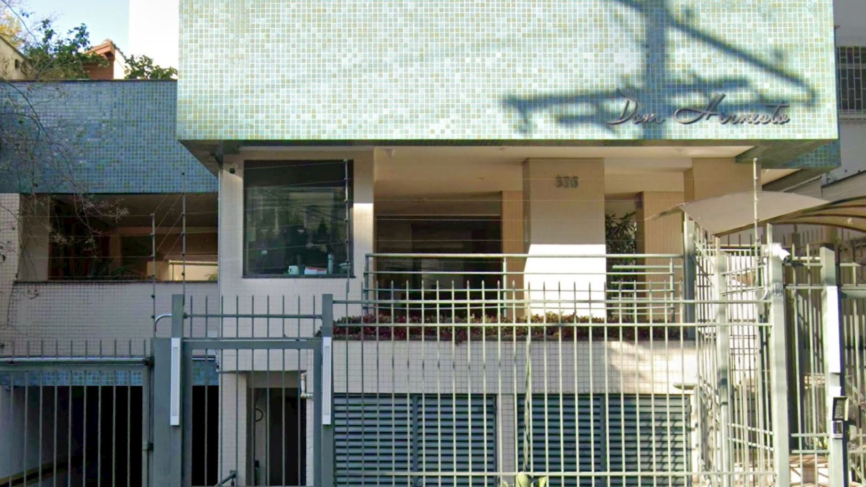Apartamento no "Edifício Dom Hernesto" - Mont'Serrat - Porto Alegre/RS, localizado em Porto Alegre - RS, bairro Mont'serrat