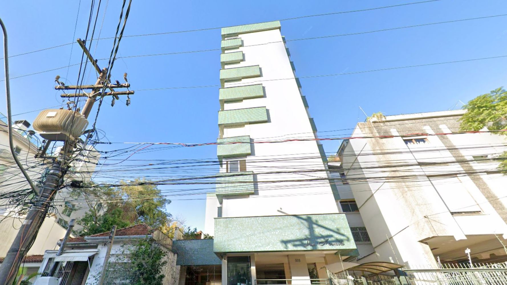 Apartamento no "Edifício Dom Hernesto" - Mont'Serrat - Porto Alegre/RS, localizado em Porto Alegre - RS, bairro Mont'serrat