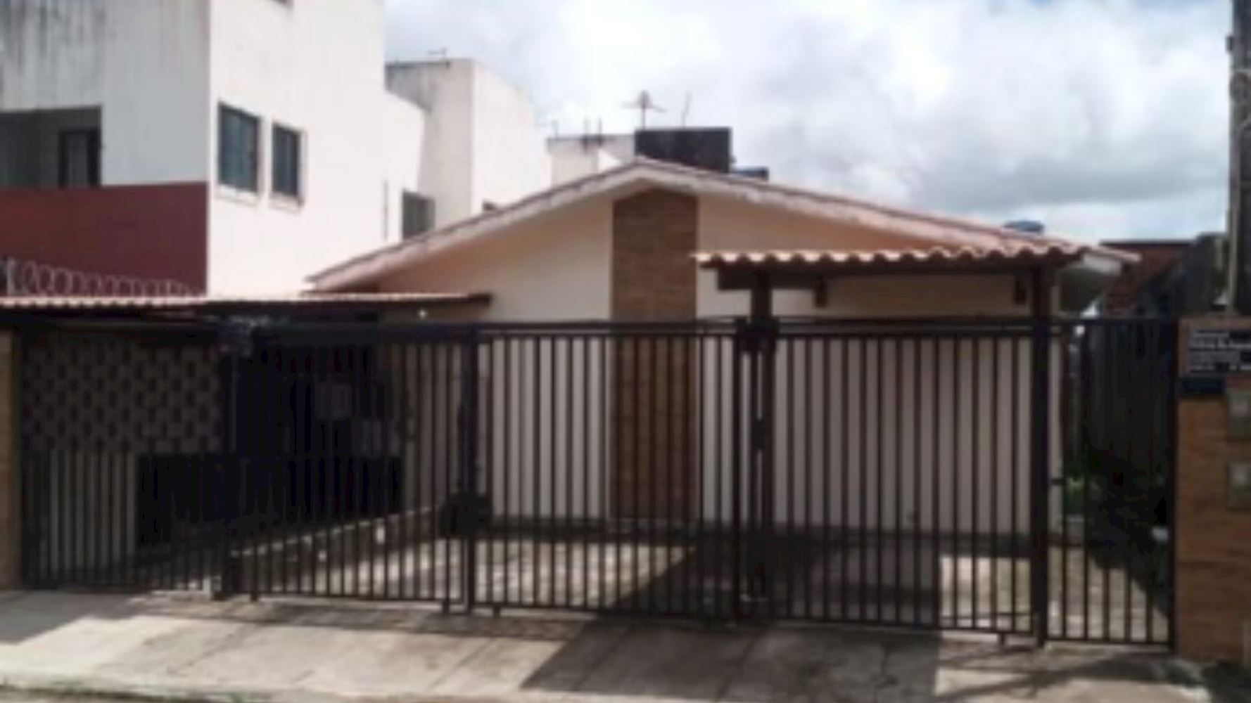 Casa em Pau Amarelo - Paulista/PE, localizado em Paulista - PE, bairro Pau Amarelo