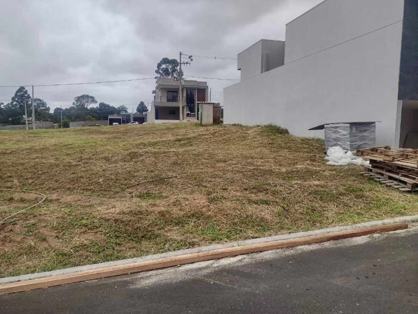 Terreno na Colônia Dona Luíza - Ponta Grossa/PR, localizado em Ponta Grossa - PR, bairro Colônia Dona Luíza