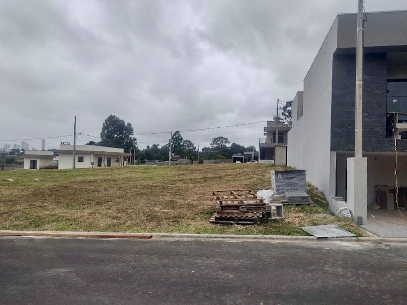 Terreno na Colônia Dona Luíza - Ponta Grossa/PR, localizado em Ponta Grossa - PR, bairro Colônia Dona Luíza