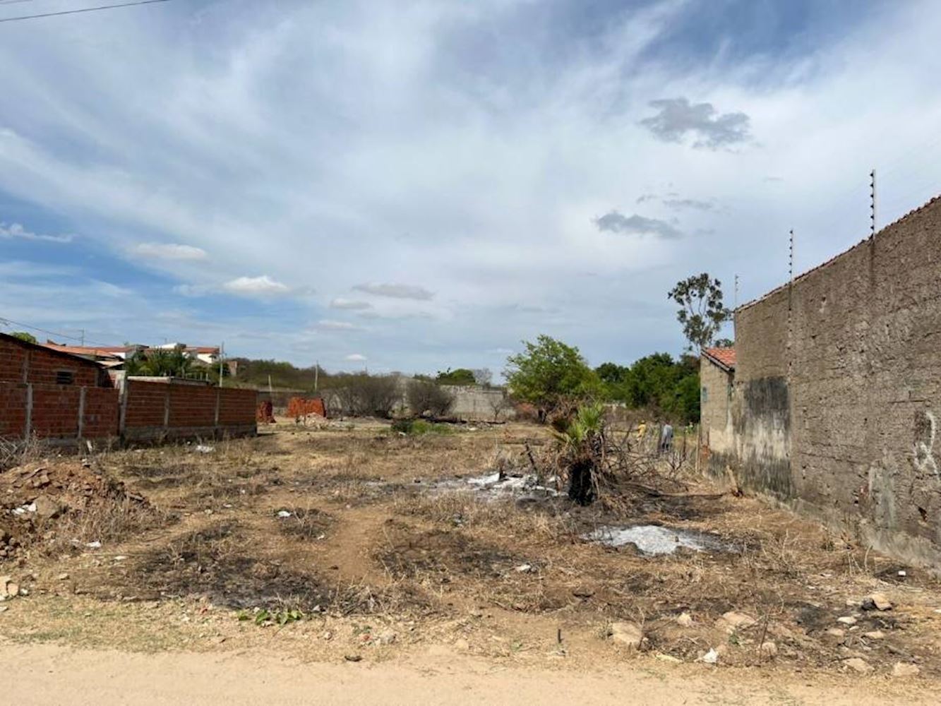 Terreno em Dom Zacarias R. De Moura - Cajazeiras/PB, localizado em Cajazeiras - PB, bairro Dom Zacarias Rua de Moura