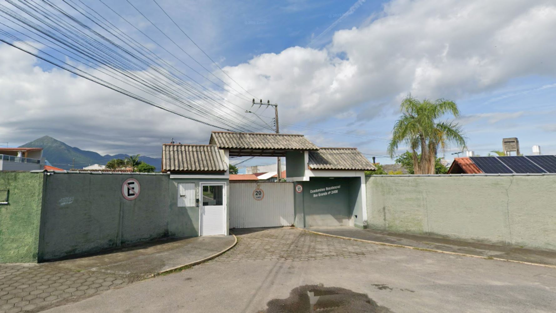 Casa no "Condomínio Resisidencial Rio Grande" - Rio Grande - Palhoça/SC, localizado em Palhoça - SC, bairro Rio Grande