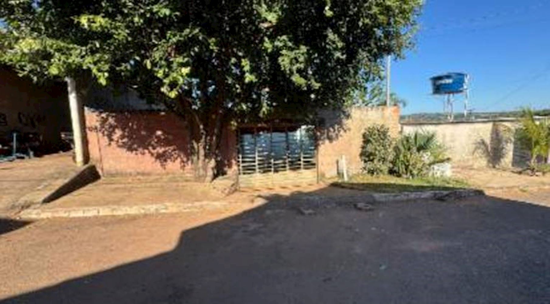Casa no Loteamento Residencial Lago Azul - Crixás/GO, localizado em Crixás - GO
