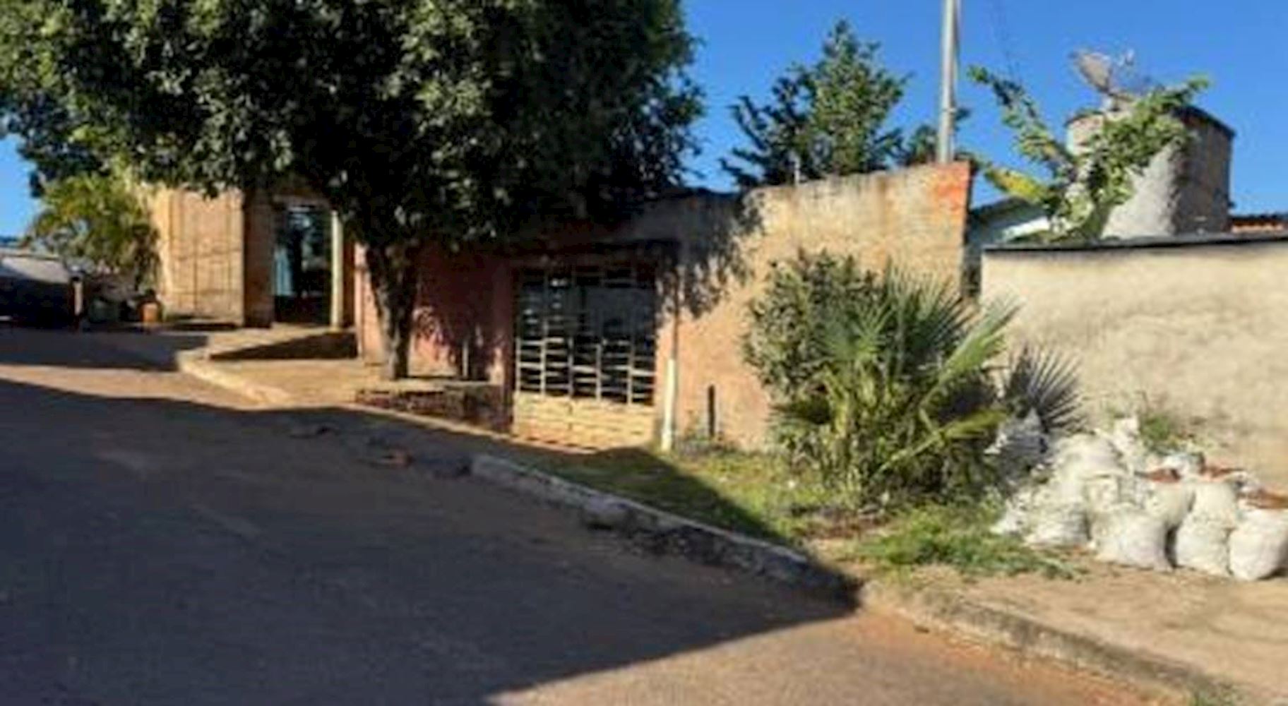Casa no Loteamento Residencial Lago Azul - Crixás/GO, localizado em Crixás - GO