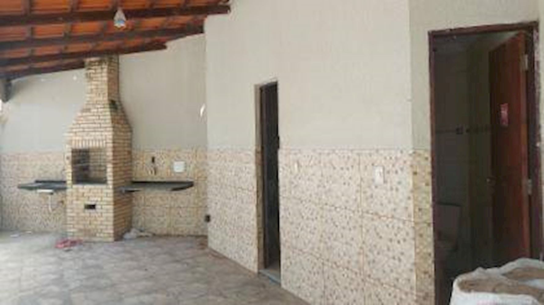 Casa em Lagoa Redonda - Fortaleza/CE, localizado em Fortaleza - CE, bairro Lagoa Redonda