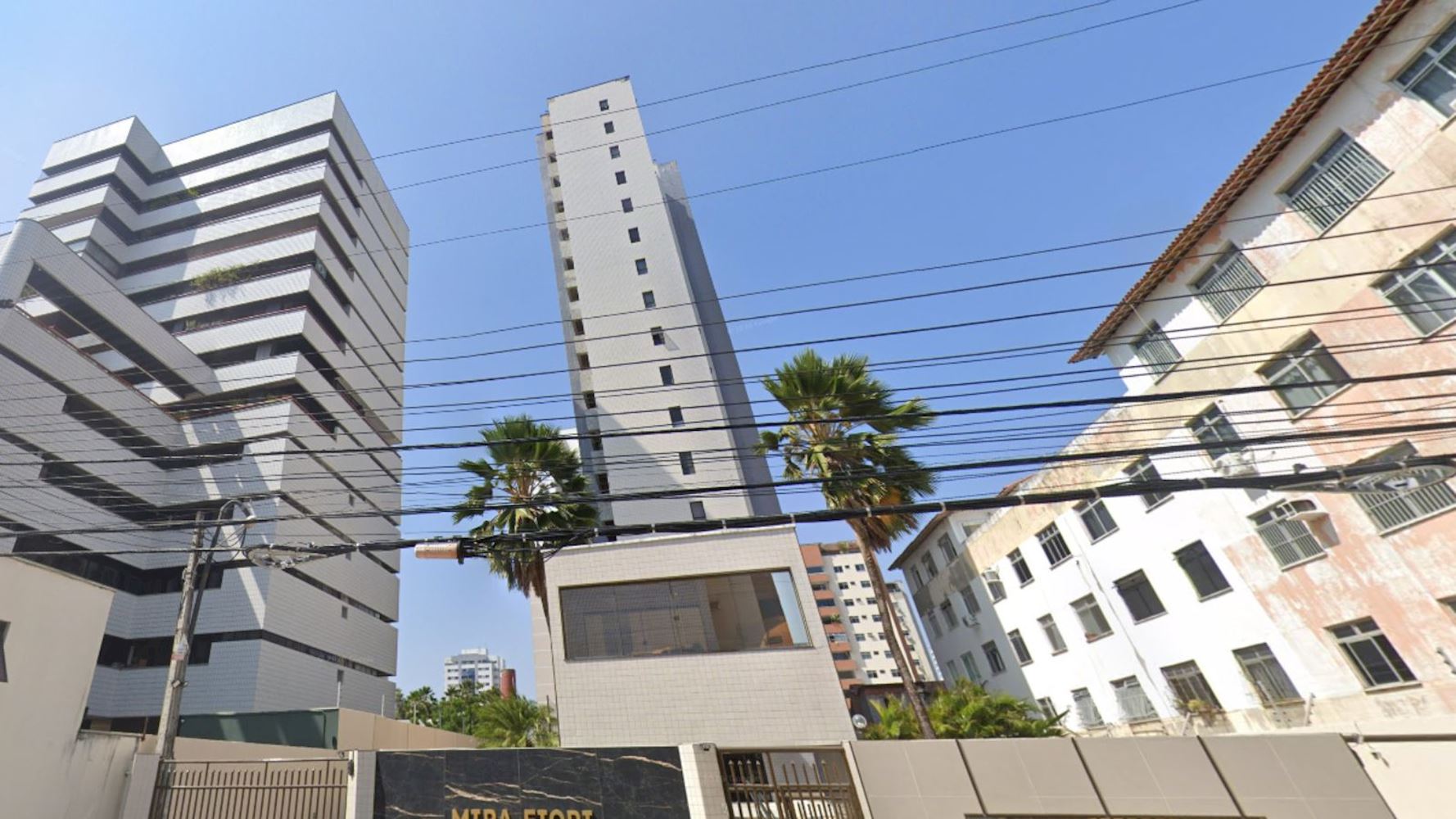 Apartamento no "Condomínio Edifício Mirafiori' - Bairro varjota - Fortaleza/CE, localizado em Fortaleza - CE, bairro Varjota