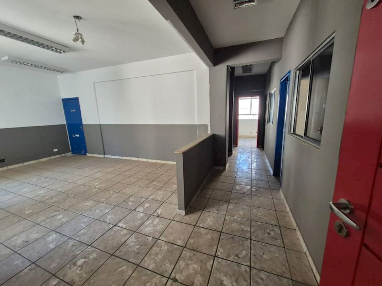 Sala Comercial no "Edifício Helio" - Centro - São Paulo/SP, localizado em São Paulo - SP, bairro Centro