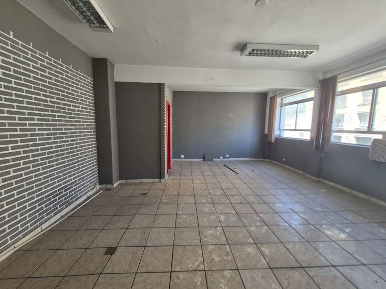 Sala Comercial no "Edifício Helio" - Centro - São Paulo/SP, localizado em São Paulo - SP, bairro Centro