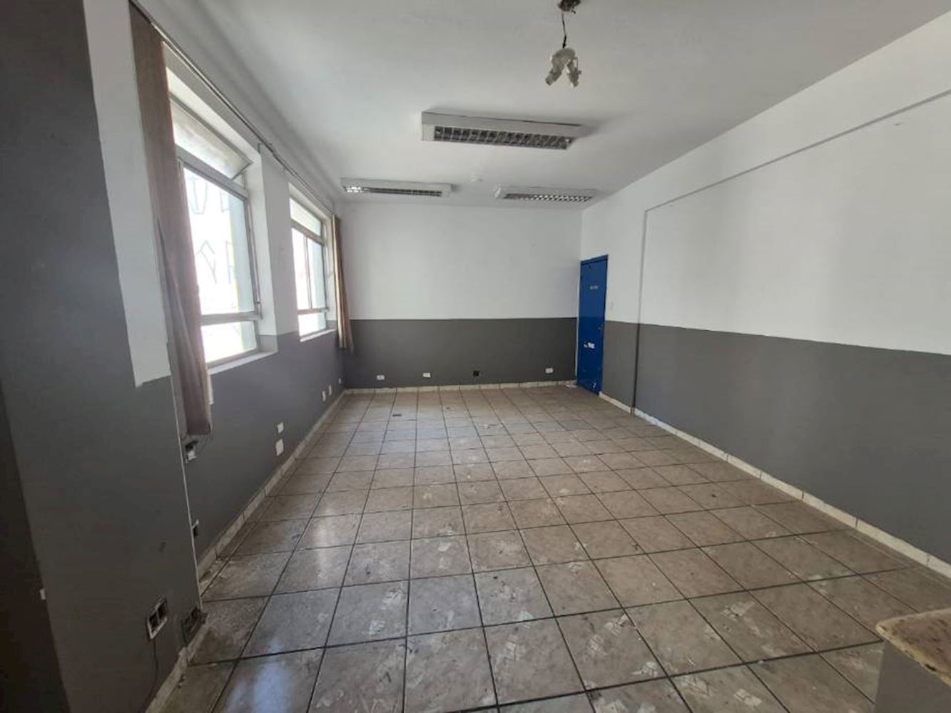 Sala Comercial no "Edifício Helio" - Centro - São Paulo/SP, localizado em São Paulo - SP, bairro Centro