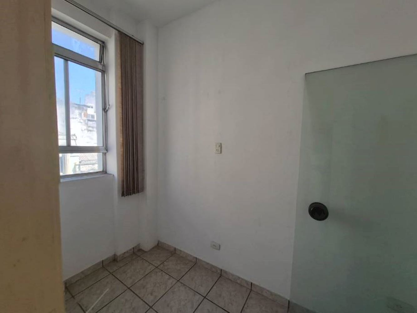 Sala Comercial no "Edifício Helio" - Centro - São Paulo/SP, localizado em São Paulo - SP, bairro Centro