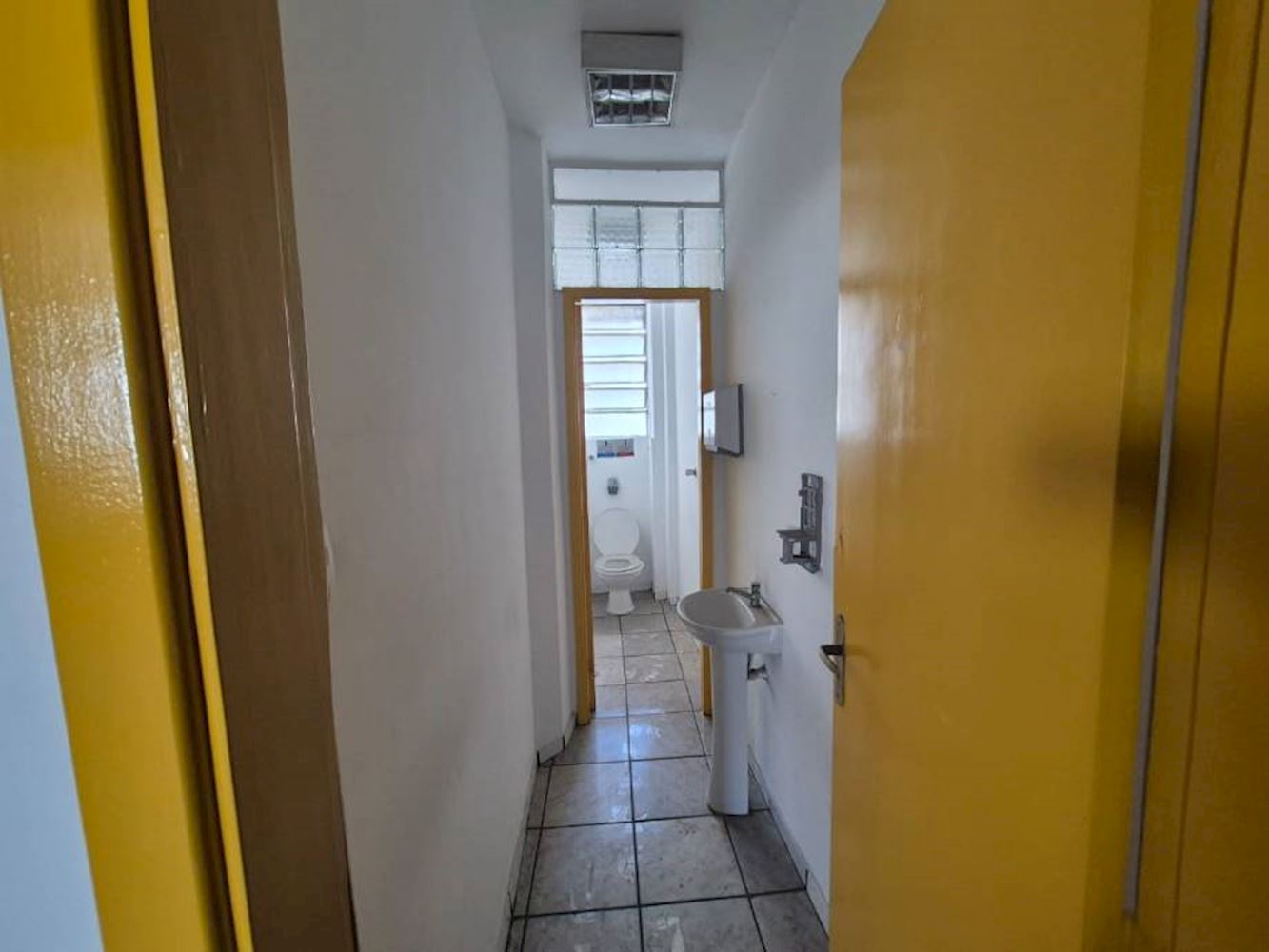 Sala Comercial no "Edifício Helio" - Centro - São Paulo/SP, localizado em São Paulo - SP, bairro Centro