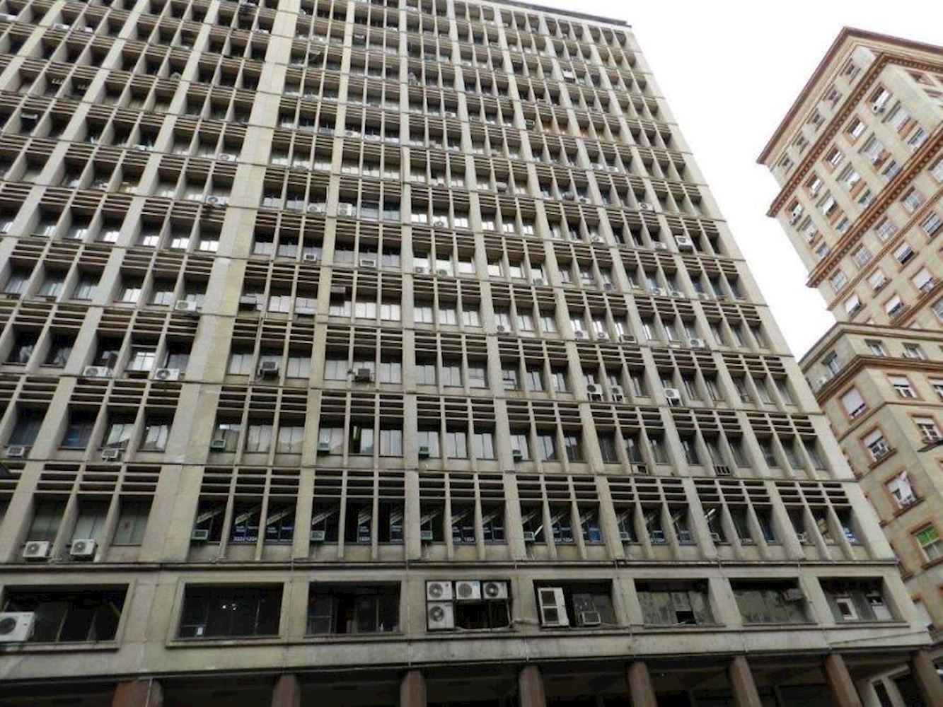 Sala Comercial no "Edifício Continente de São Pedro" - Centro Histórico - Porto Alegre/RS, localizado em Porto Alegre - RS, bairro Centro Histórico