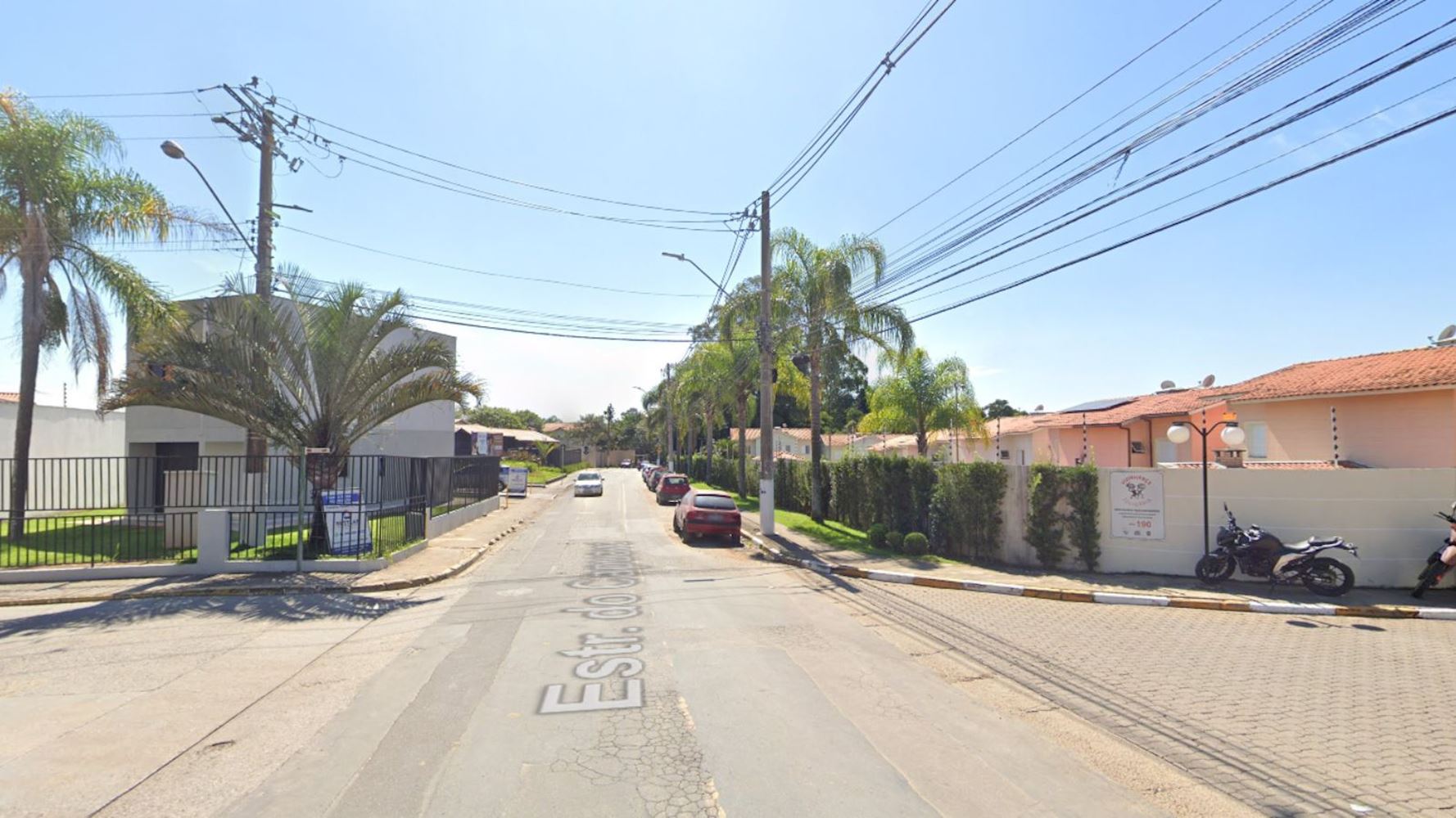 Casa no "Condomínio Residencial Porto Seguro" - Jardim Ipês - Cotia/SP, localizado em Cotia - SP, bairro Jardim Ipês