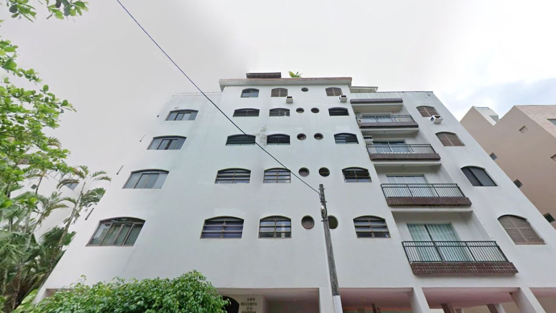 Apartamento Duplex no “Cond. Ed. Costa do Marfim” – Jardim Santa Izabel – Guarujá/SP, localizado em Guarujá - SP, bairro Jardim Santa Izabel