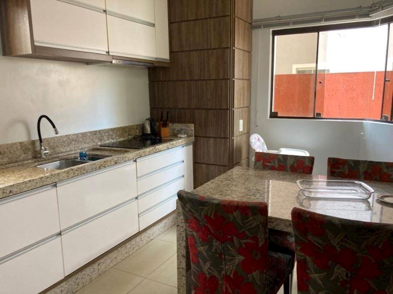 Casa, Padrão, 3 vaga(s) de garagem, localizado em Palhoça - SC, bairro Passa Vinte