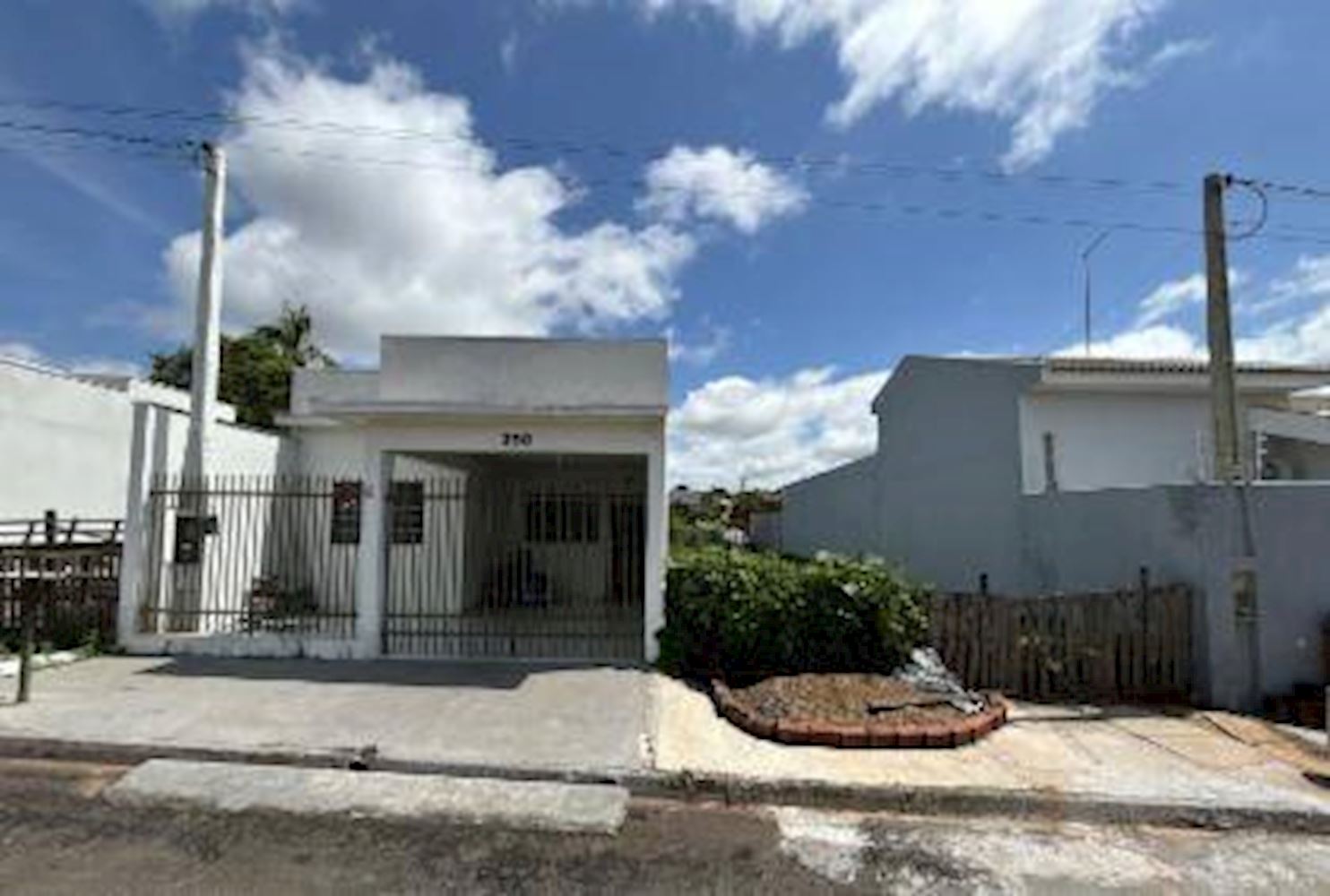 Casa, Padrão, 0 vaga(s) de garagem, localizado em Junqueirópolis - SP, bairro Centro