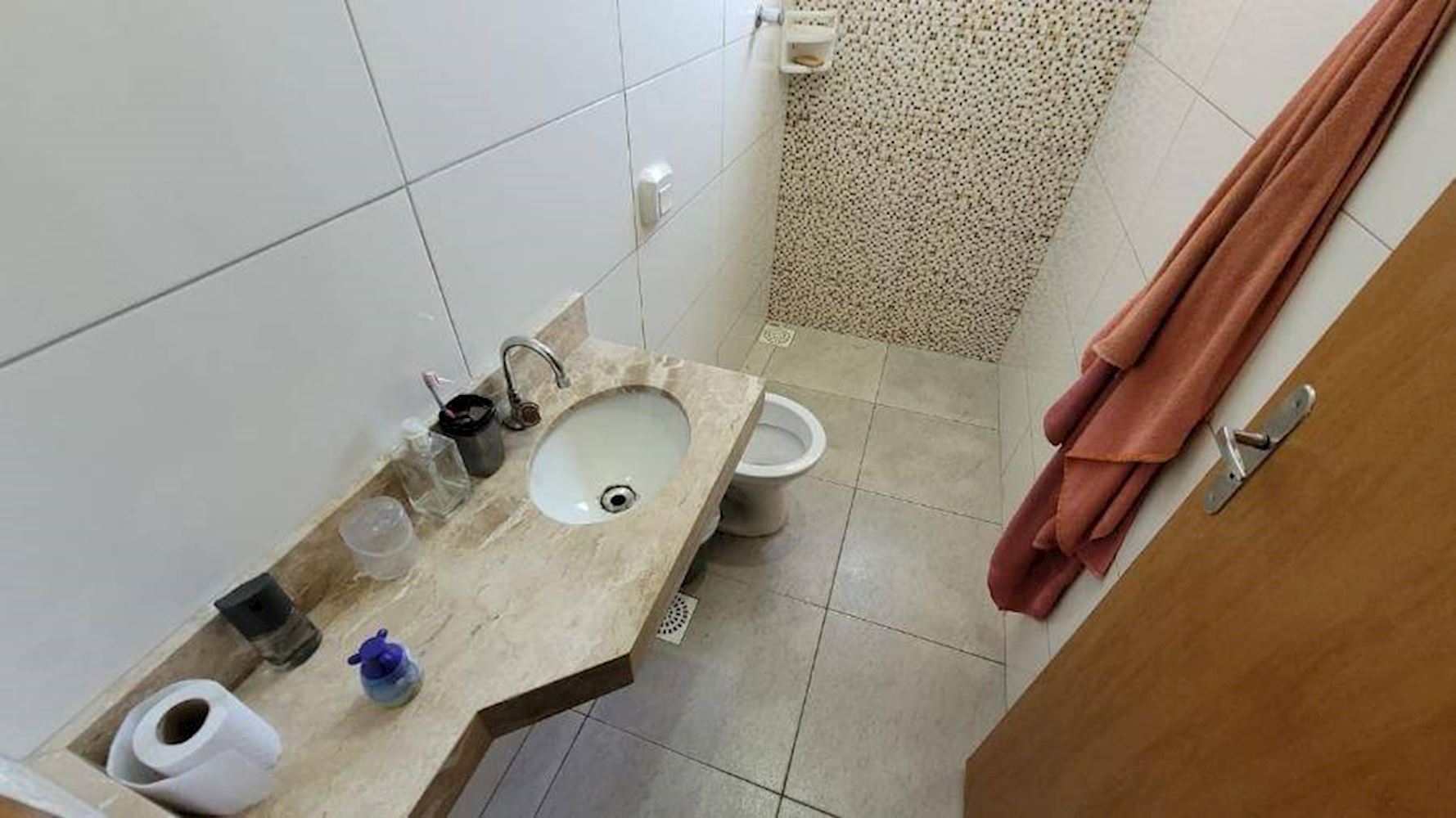 Casa, Em condomínio, 1 vaga(s) de garagem, localizado em Goiânia - GO
