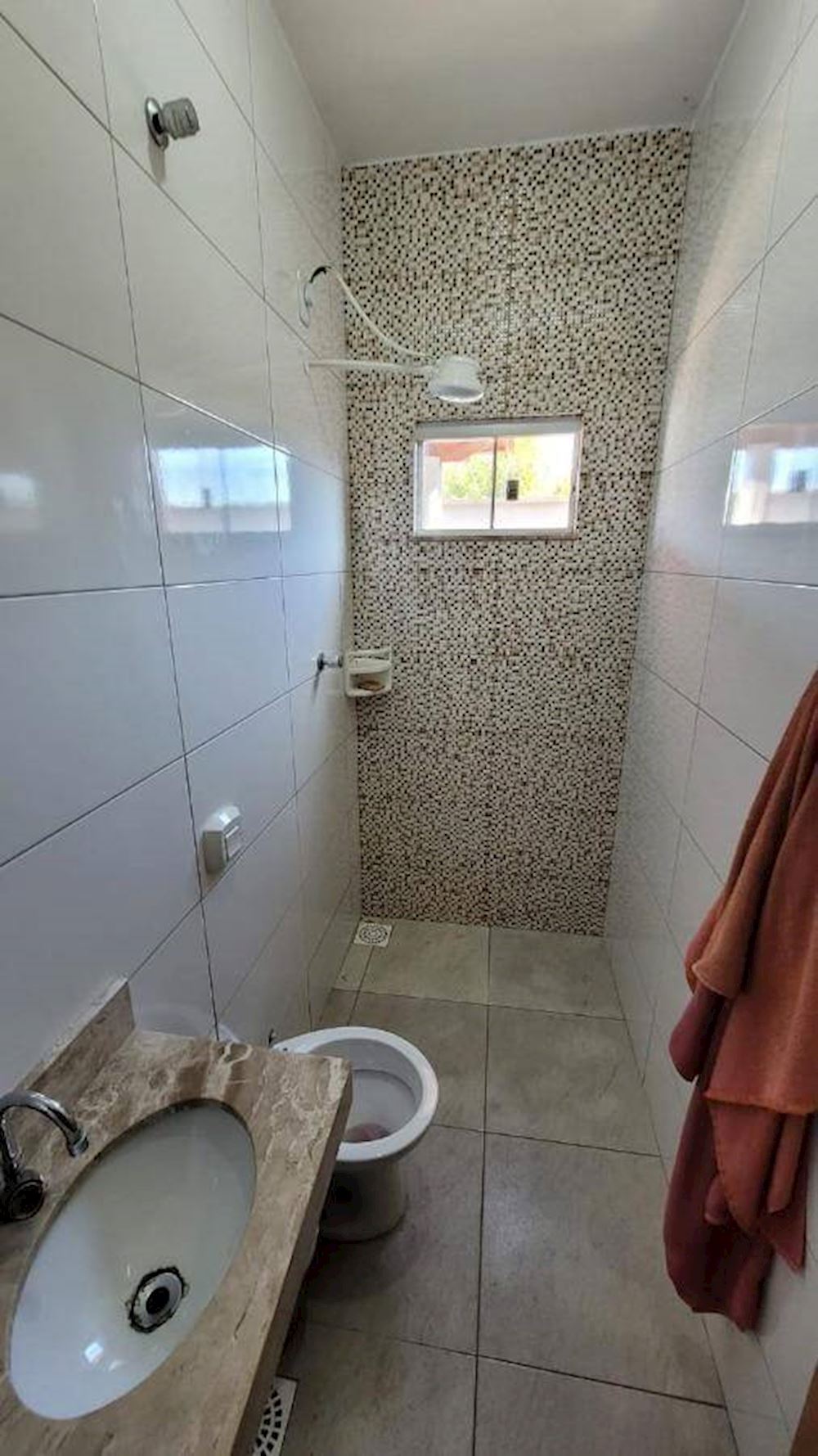 Casa, Em condomínio, 1 vaga(s) de garagem, localizado em Goiânia - GO