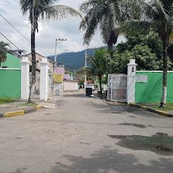 Casa - Bangu-Freguesia De Campo Grande - Rio de Janeiro/RJ