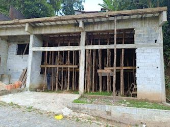 Casa, Padrão, 0 vaga(s) de garagem