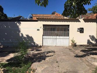 Casa, Padrão, 0 vaga(s) de garagem