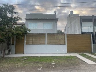 Casa, Padrão, 0 vaga(s) de garagem