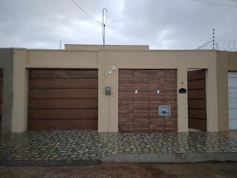 Casa, Padrão, 0 vaga(s) de garagem