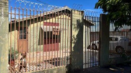 Casa, Padrão, 0 vaga(s) de garagem