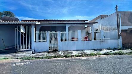Casa, Padrão, 0 vaga(s) de garagem
