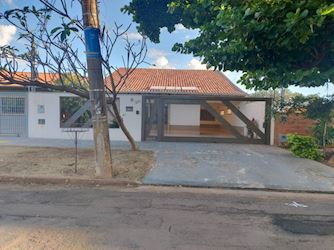 Casa, Padrão, 0 vaga(s) de garagem