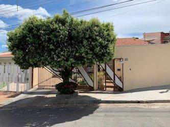 Casa, Padrão, 0 vaga(s) de garagem