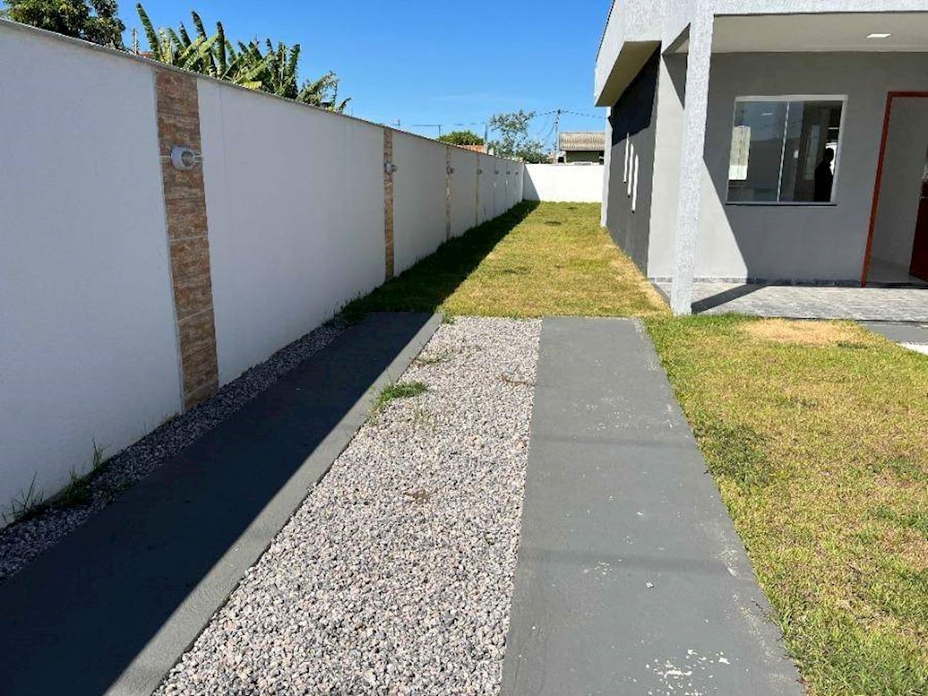 Casa com 3 quartos no Jardim Atlântico (foto 3 de 17)