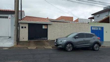 Casa, Padrão, 0 vaga(s) de garagem — foto principal