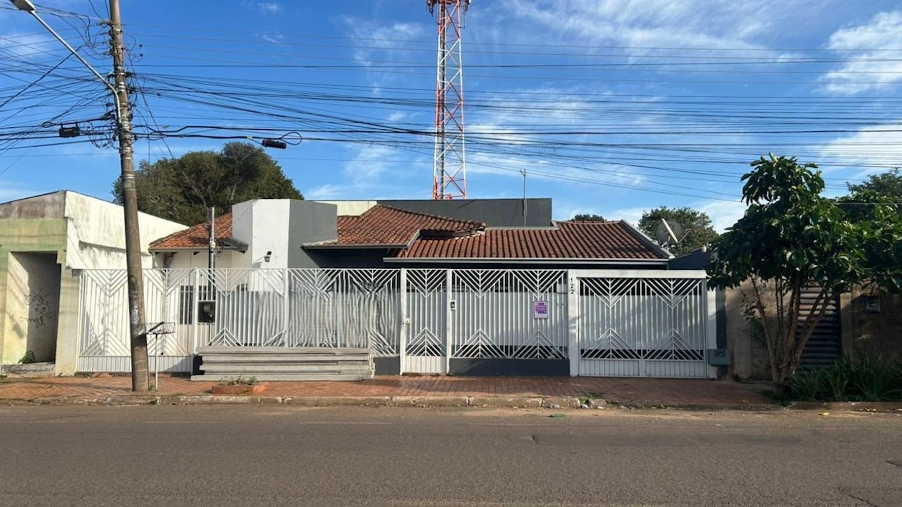 Casa com 4 quartos na Vila Taveirópolis (foto 2 de 15)